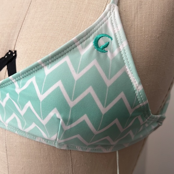 Kovey Swell Mint Ombre Bikini Top Size M - NWT! - Picture 12 of 12